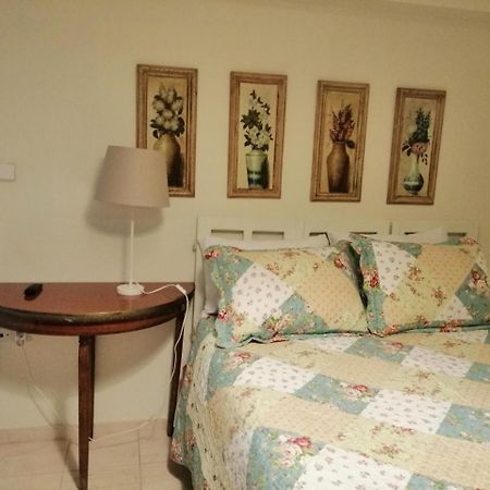 St. Thomas Bed And Breakfast Paianía 외부 사진