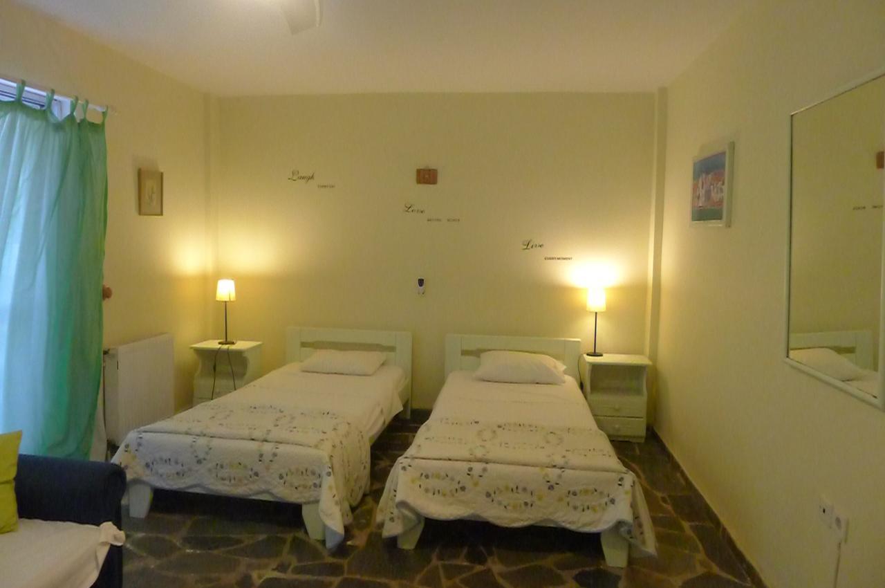 St. Thomas Bed And Breakfast Paianía 외부 사진