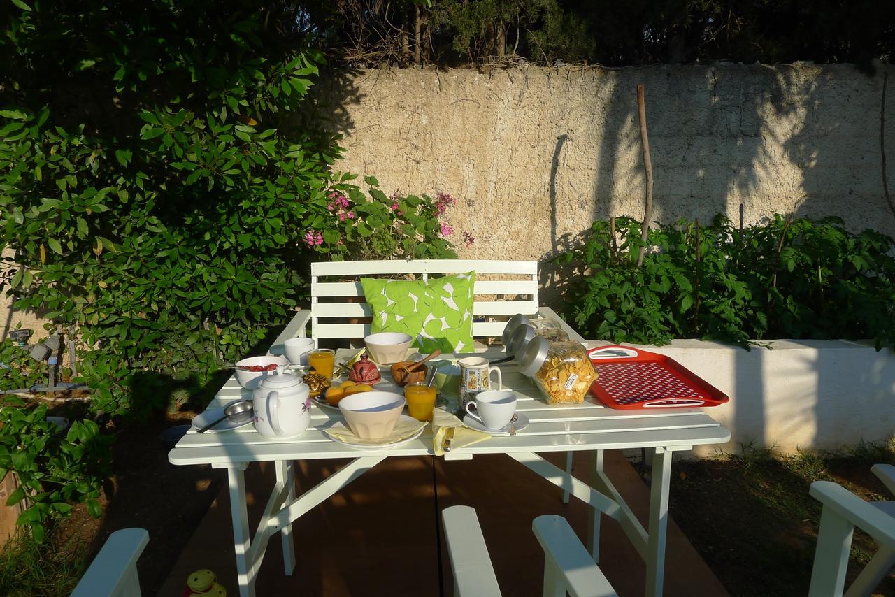 St. Thomas Bed And Breakfast Paianía 외부 사진