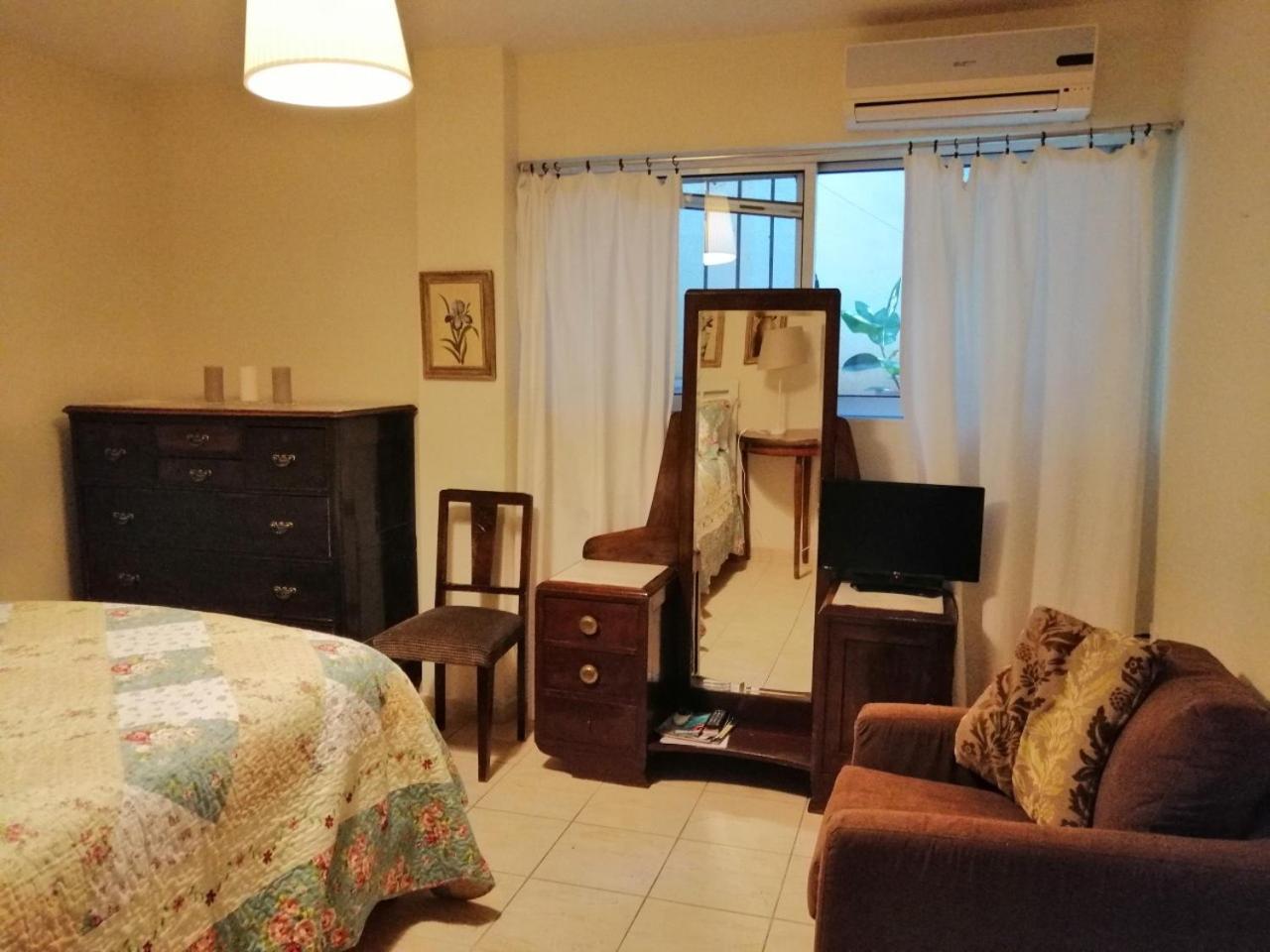 St. Thomas Bed And Breakfast Paianía 외부 사진